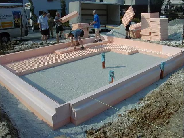 冬天來了住在首層的你是不是覺得很冷？地面保溫還是很有必要的！